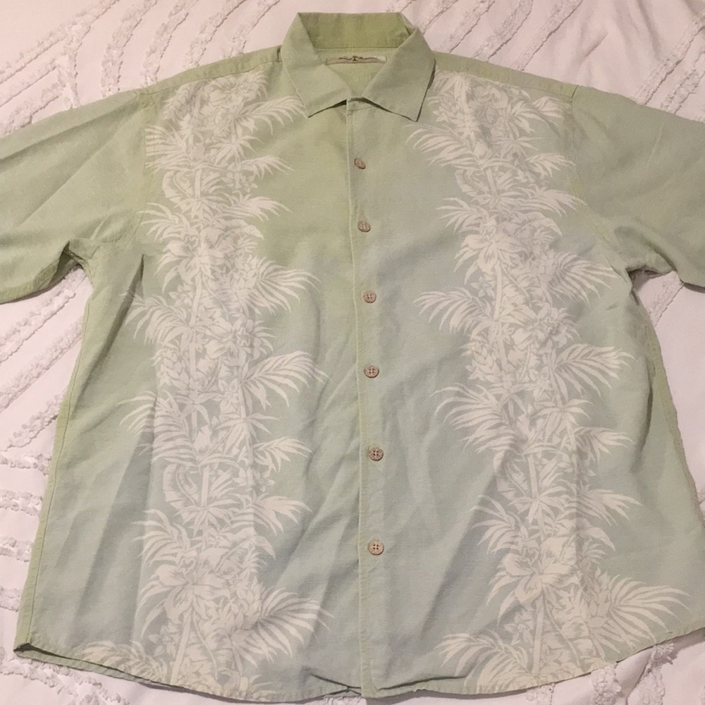 TOMMY BAHAMA L Light Green Palm-Print Men's Short-Sleeve 100% silk